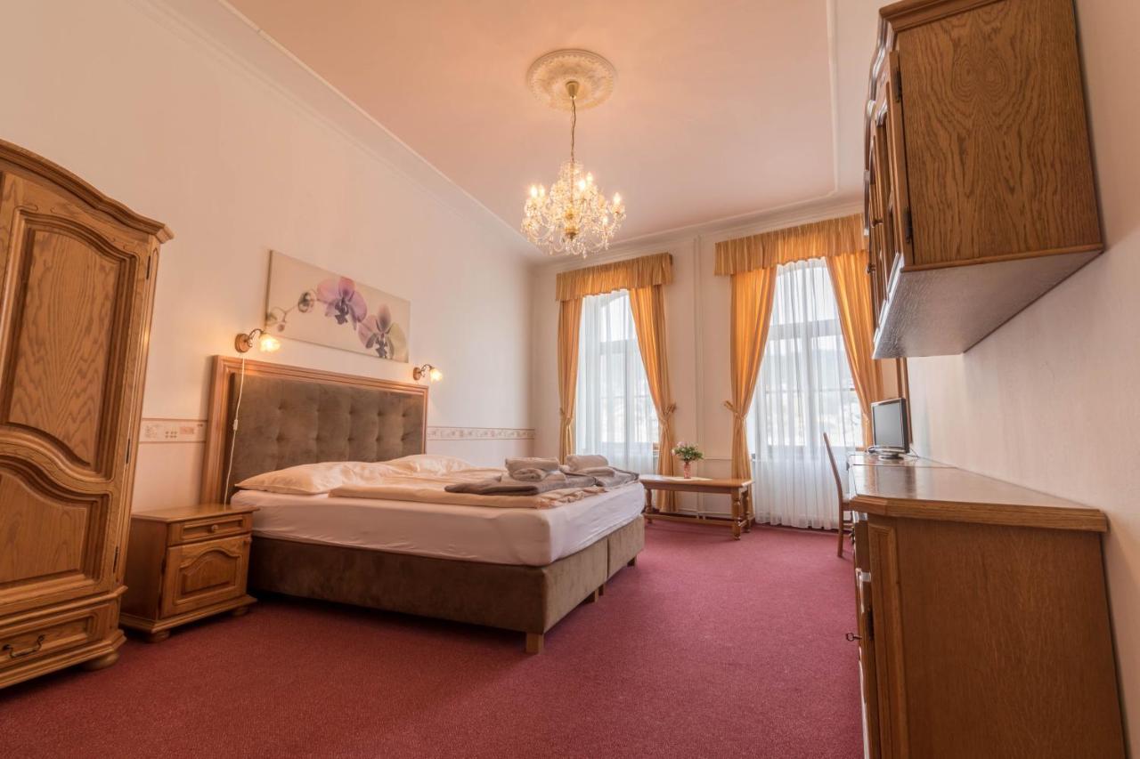 Ld Morava Hotel KLV Exterior foto
