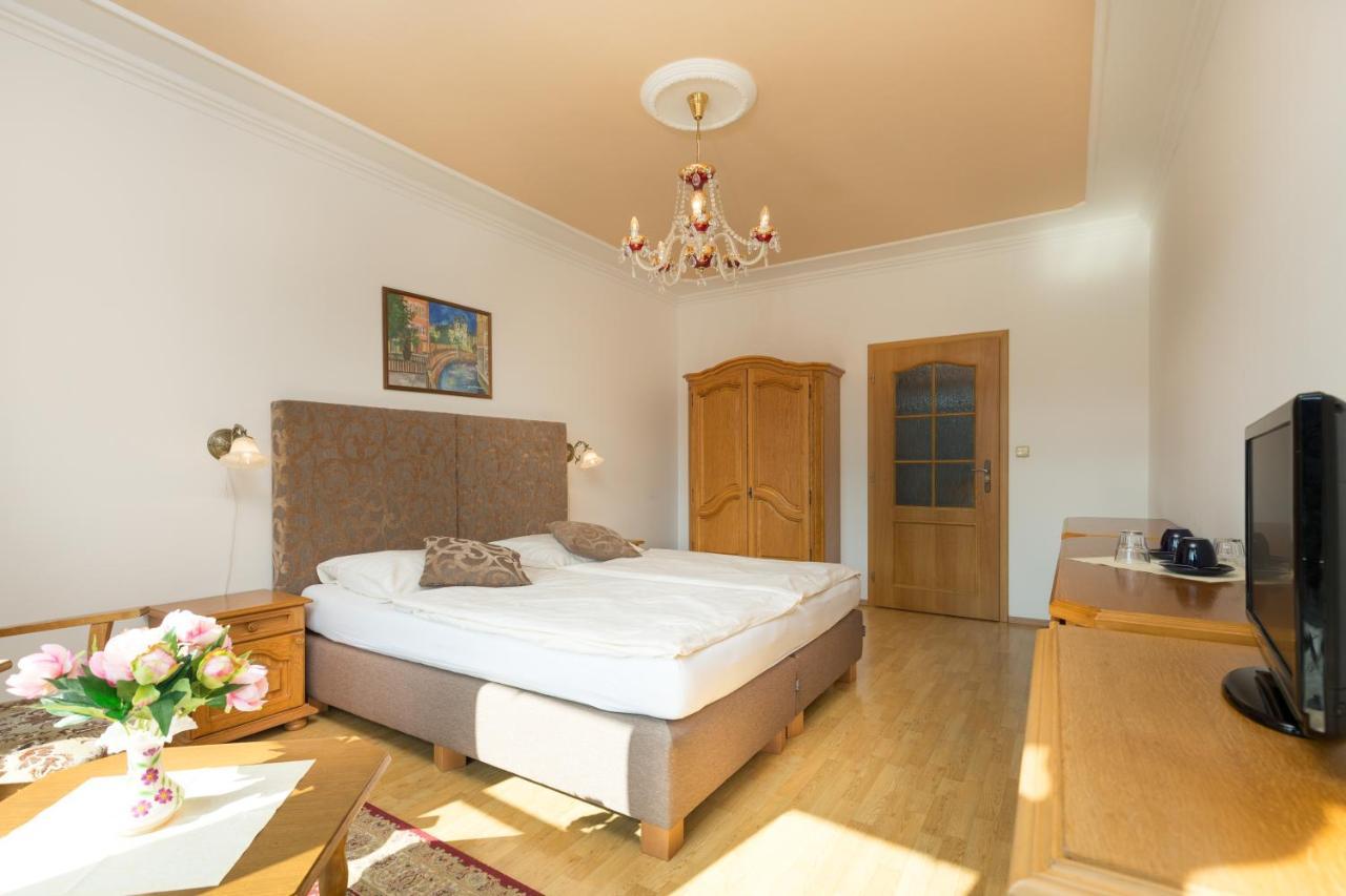 Ld Morava Hotel KLV Exterior foto