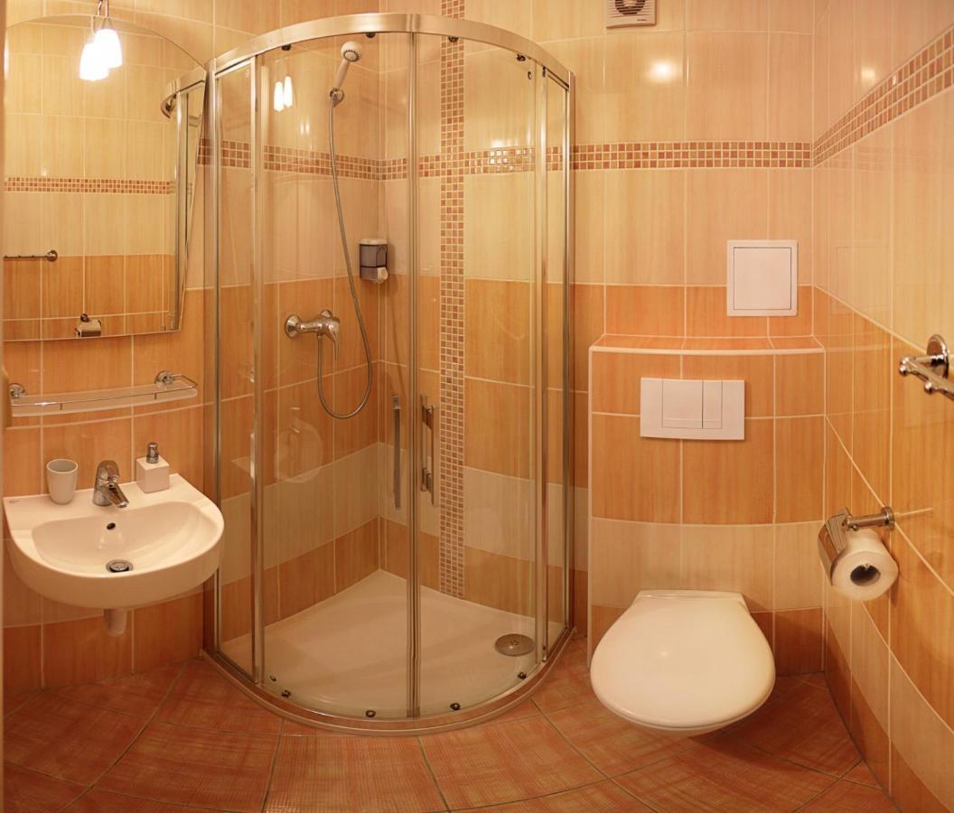 Ld Morava Hotel KLV Exterior foto