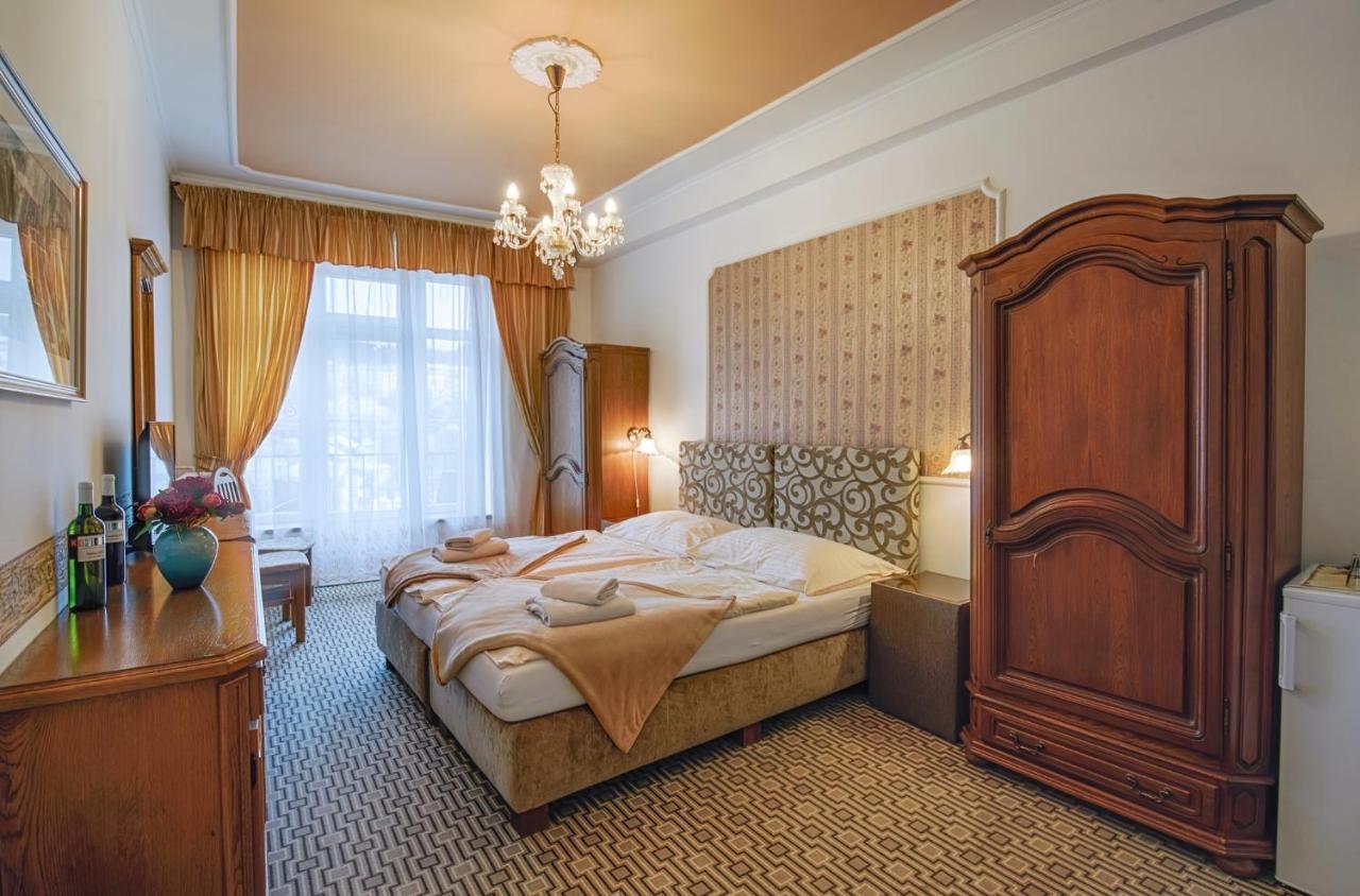 Ld Morava Hotel KLV Exterior foto