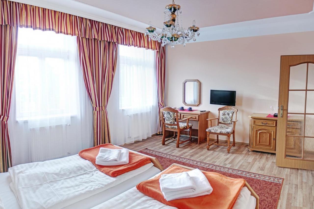 Ld Morava Hotel KLV Exterior foto