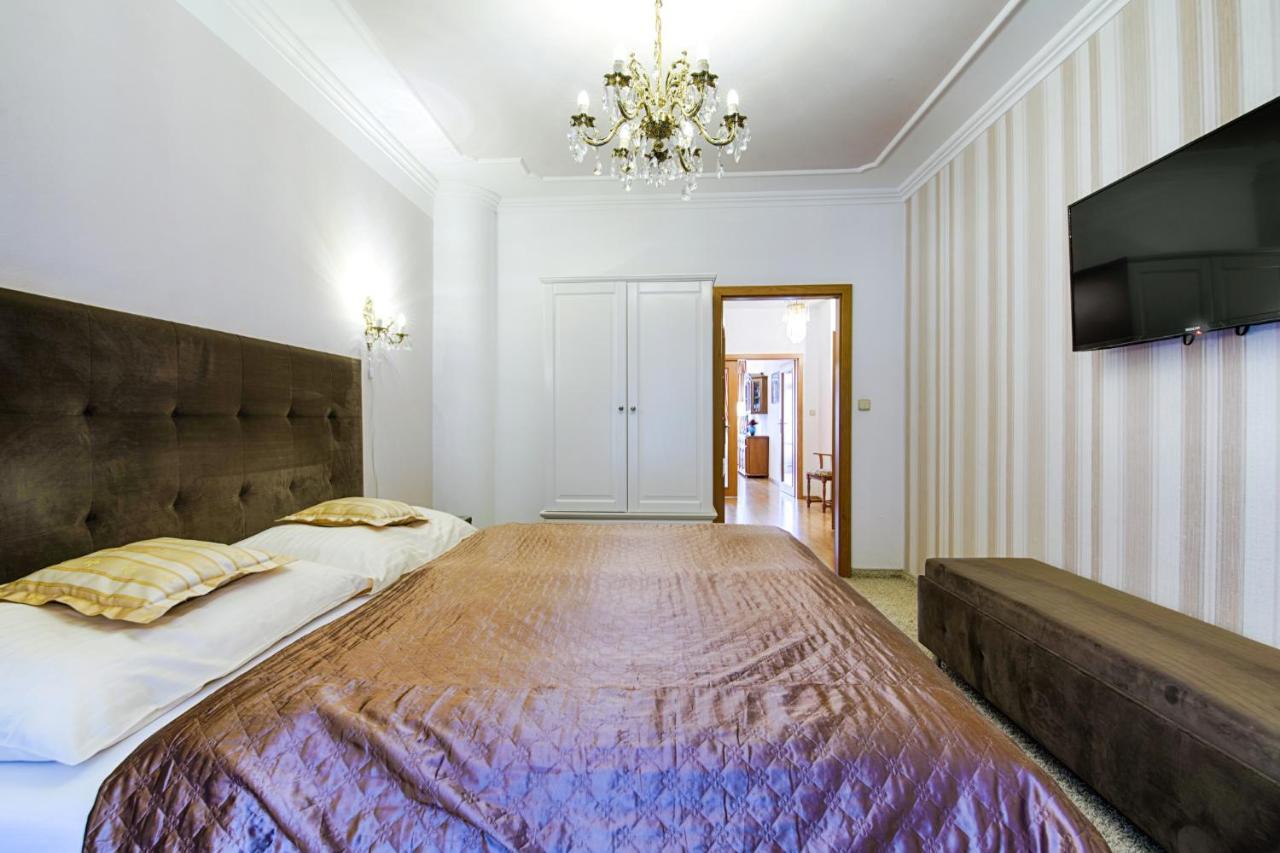 Ld Morava Hotel KLV Exterior foto